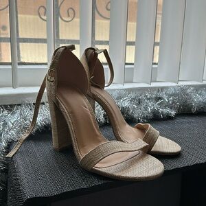 Rattan like single strap heels